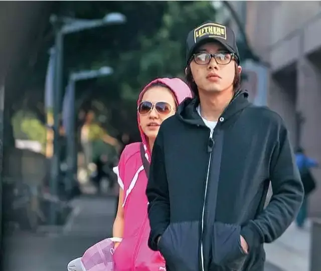 后来坤达和陈意涵的好友柯佳嬿在一起了