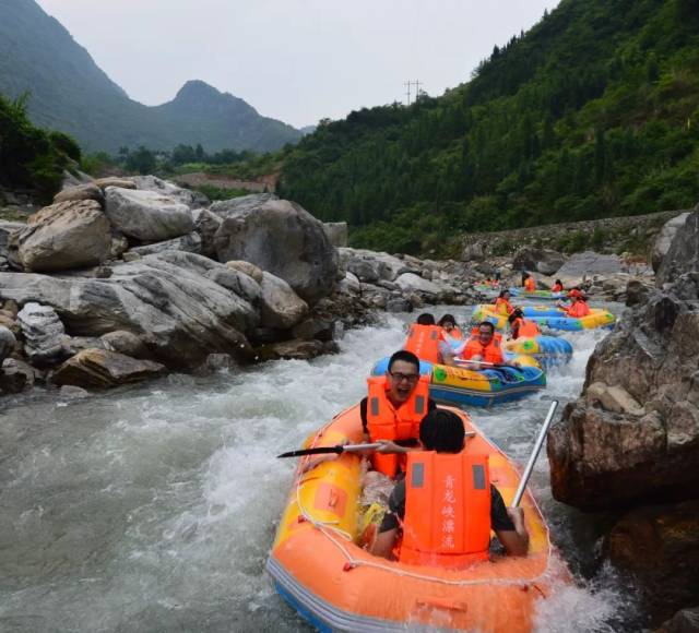 绵阳这个刺激的漂流还紧靠古镇!