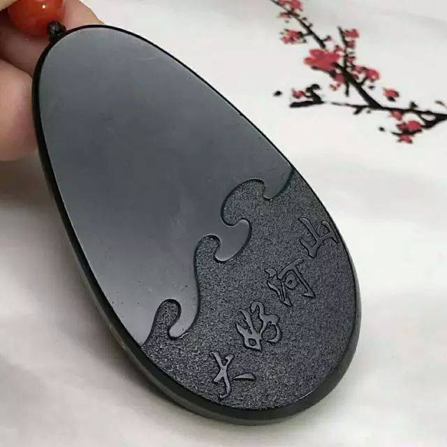 羊脂可见,墨玉难求,低调却珍贵的和田墨玉!