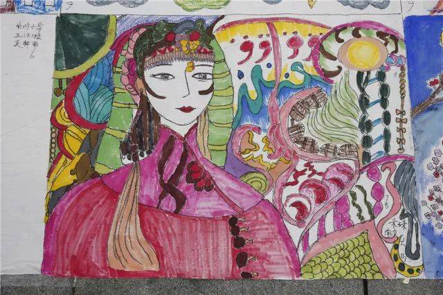 6月10日, "三色花开·印象港城"2018千名小画家同绘港城绘画活动在