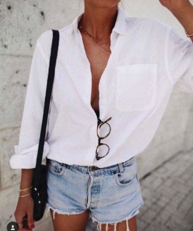 时尚大片中又美得让人无法移开视线 大表姐应该是众人心中平胸却又