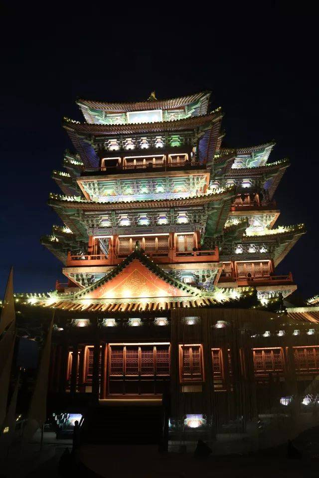 夜晚的阅江楼不止你想象的那么美