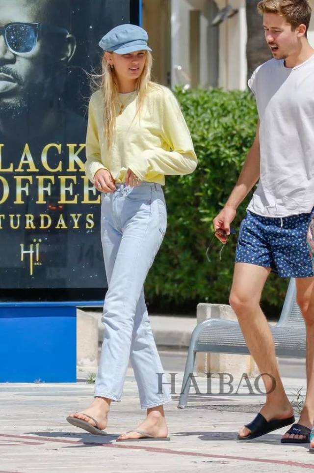 罗梅·埃利斯 (romee strijd) 和男友laurens van leeuwen伊维萨岛