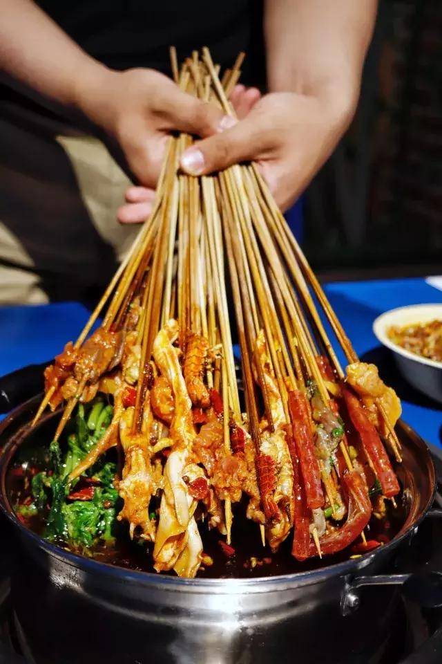 刷爆抖音的成都串串儿排队No1,连韩国综艺节