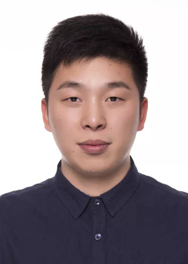 他——就是商务中心讲师a2吕亚军今天小编要为大家介绍一位工作的楷模