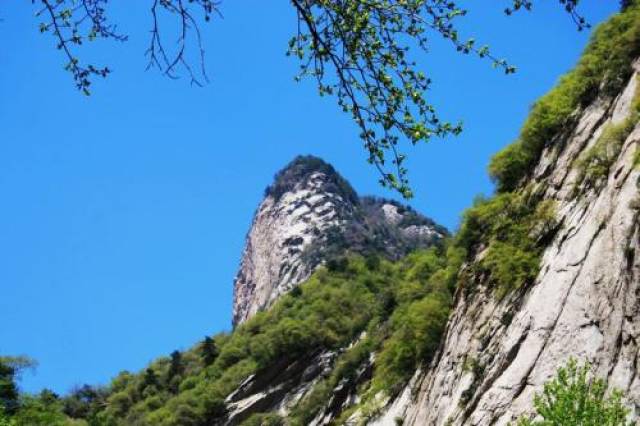 一期项目"华山第一漂",位于金岩沟景区,于2015年8月开始试营业,日接待
