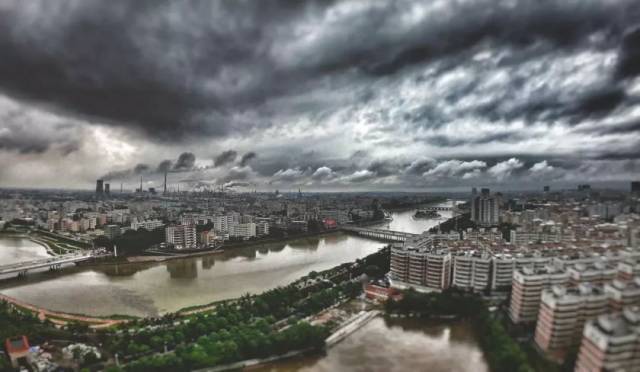 骤雨连绵什么意思,骤雨的怎么解释,骤雨雷鸣的意思_大山谷图库