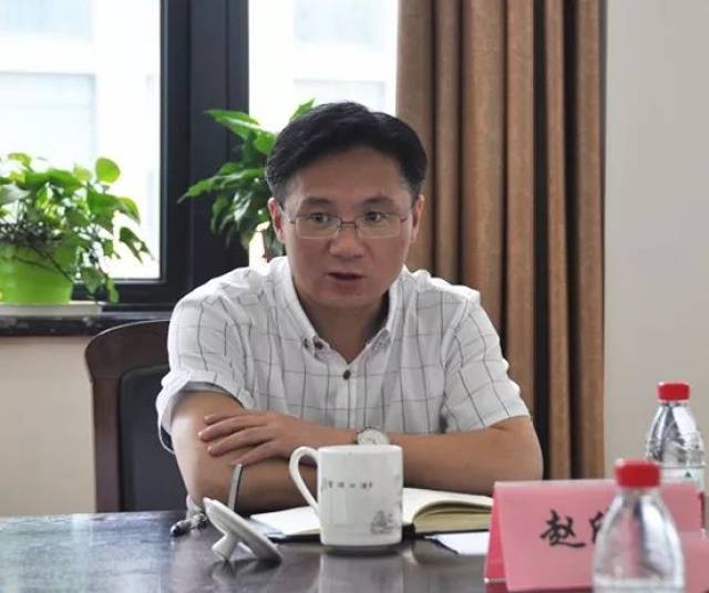 要闻| 区委常委,统战部部长赵欣浩一行赴丁兰街道开展"百千万"集中