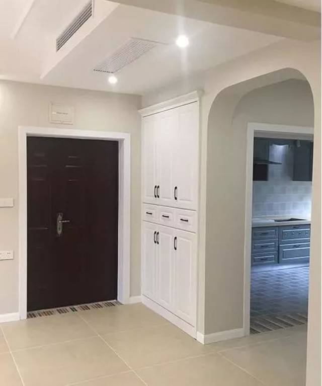 【家装】140平硬装结束,打扫干净没家具,最满意全屋柜子,先来秀一波