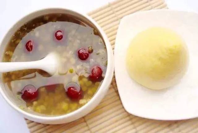 4类人不宜喝绿豆汤,有害无益.