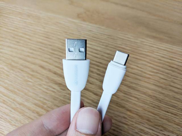 苹果要用type c,明年iphone首发?恐怕有点悬