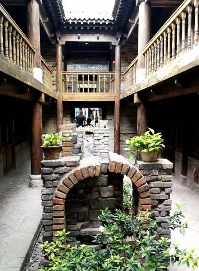 负责同志和白鹿仓,四季蓝城体育小镇,白鹿原葡萄主题公园,秦灞庄园,成