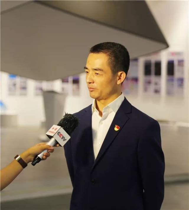 中共晋江市委组织部副部长,人才办主任黄建华