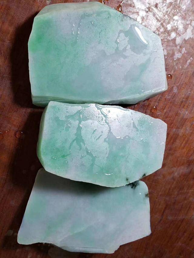 天霸翡翠:精品木那水翻沙开料经典案例鉴赏