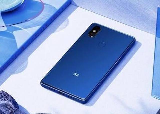 小米8和荣耀V10相比哪个值得买?手机测评分享