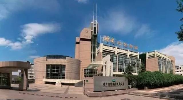 兰州黄河南岸的读者大院是一处特别的风景.