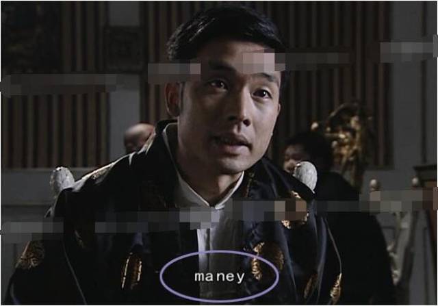 18.左蓝同志牺牲了,余则成去见她最后一面.注意,他是用左手掀开白布.