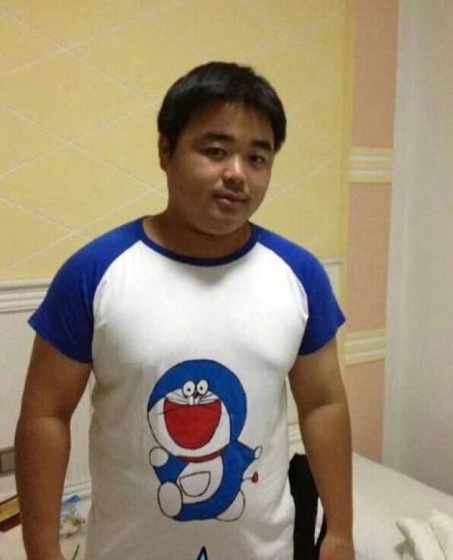 体重240斤小伙,一年时间减到170斤,成功从一个胖子逆袭为肌肉男_手机