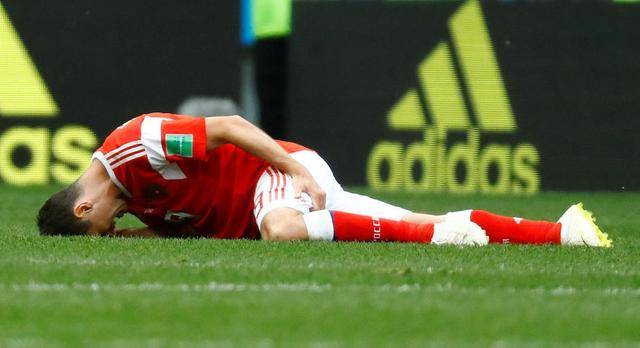 俄罗斯队在官方推特上公布了扎戈耶夫的伤情,他被诊断为大腿肌肉拉伤