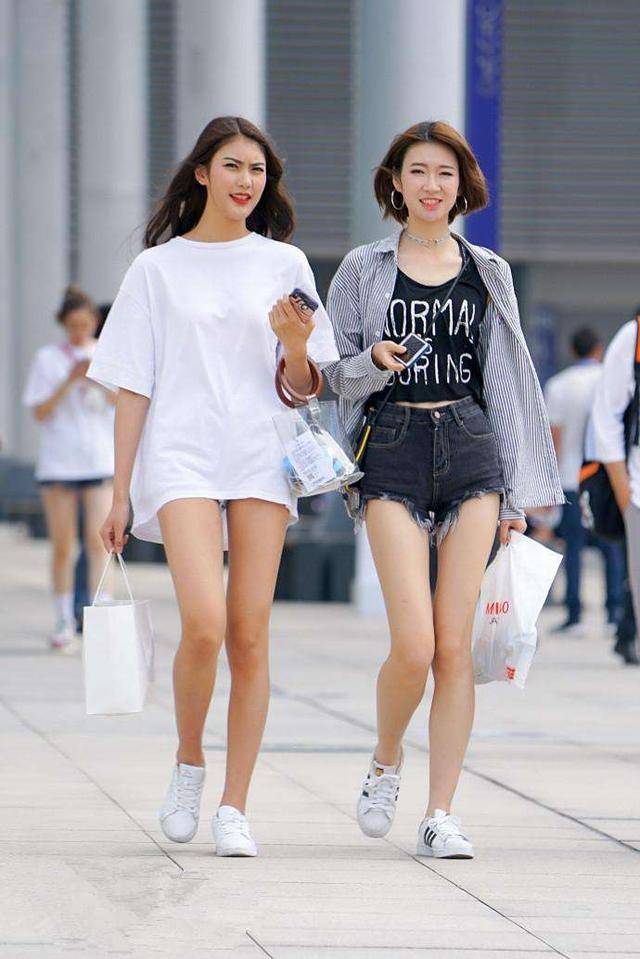 重庆街拍:火辣的城市从不缺少火辣的美女!