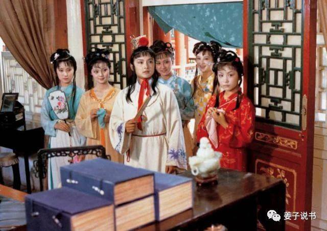 甄家送来的围屏,正是风月宝鉴的两面,与刘姥姥有关!