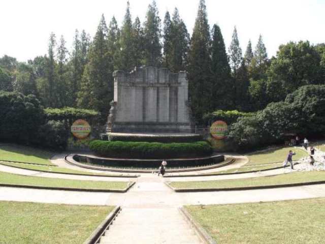 看过《建国大业》的朋友肯定会记得一个蒋介石和蒋经国对话的场景,环