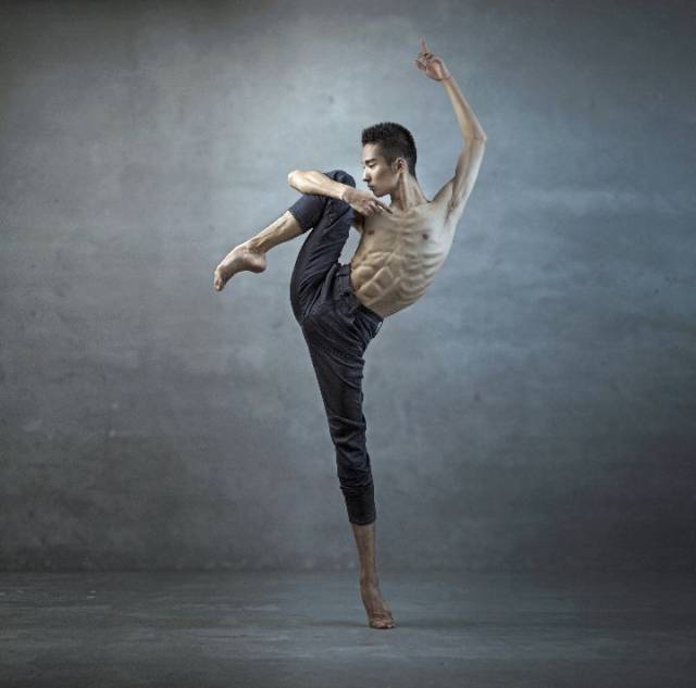 舞蹈家李响的写真大片曝光