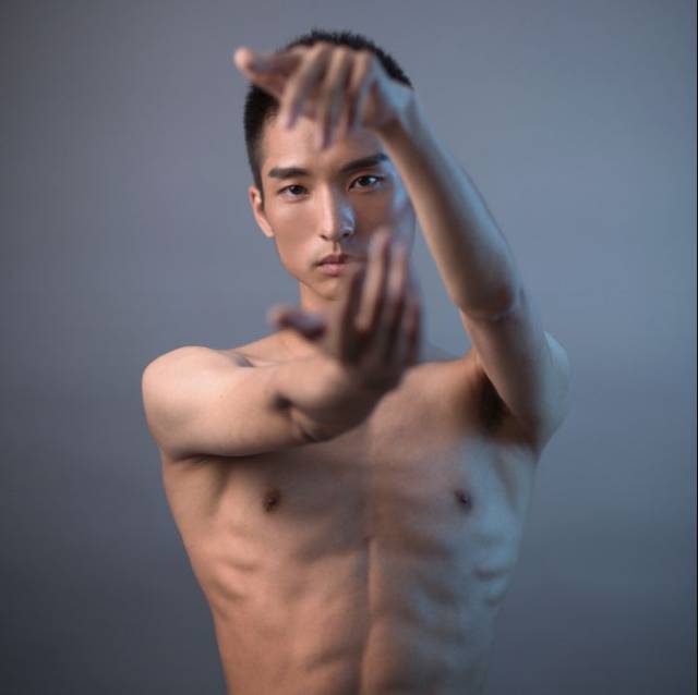 舞蹈家李响的写真大片曝光