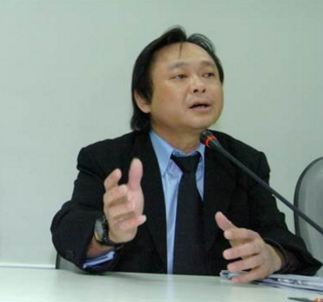 据台湾"中时电子报"报道,5月13日母亲节,民进党台北市议员王世坚被爆