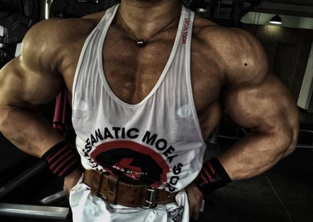 武汉体育学院肌肉学霸,练就一身腱子肉,夺全国阳光教练冠军