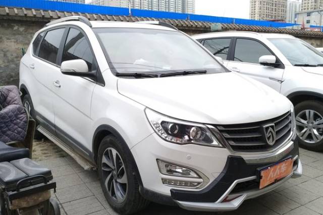 宝骏-570 2015款 1.8l 手动豪华型,只要4.6万