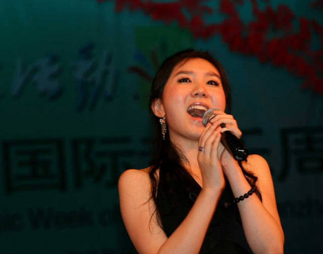 黑鸭子晒cctv《回声嘹亮》录歌照片,你可知中国有2组黑鸭子?