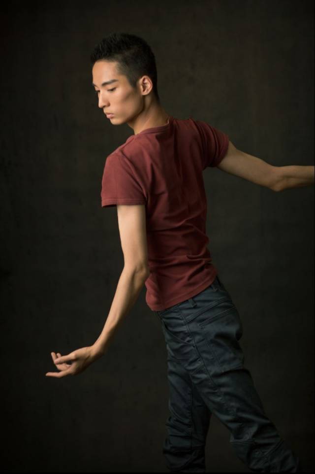 舞蹈家李响的写真大片曝光