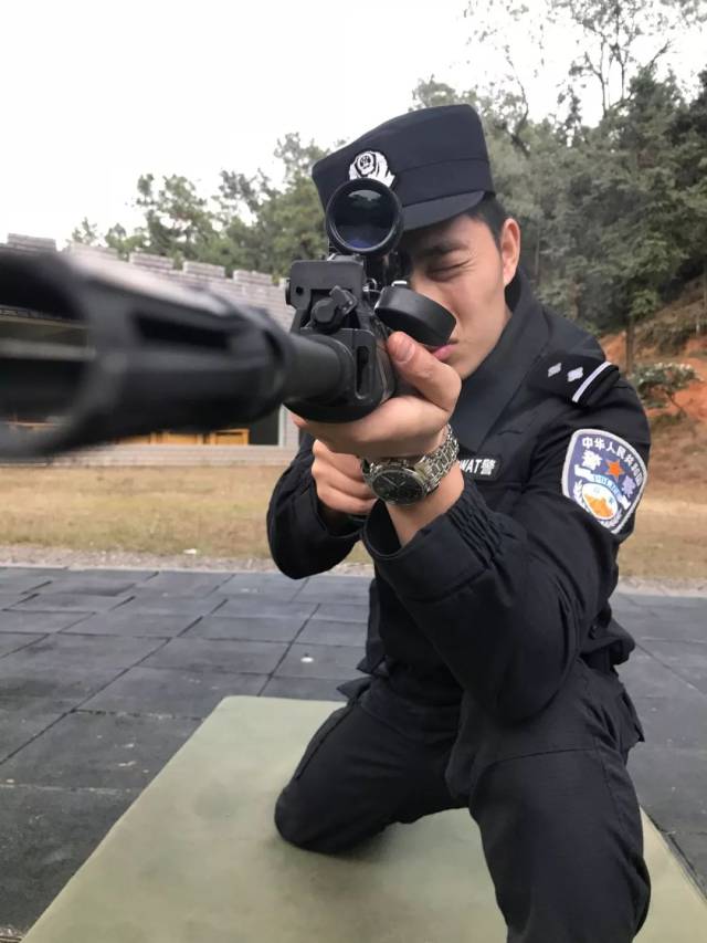 【嗨!警察】匡晓金:从雪豹突击队队员到警务实战教官的故事