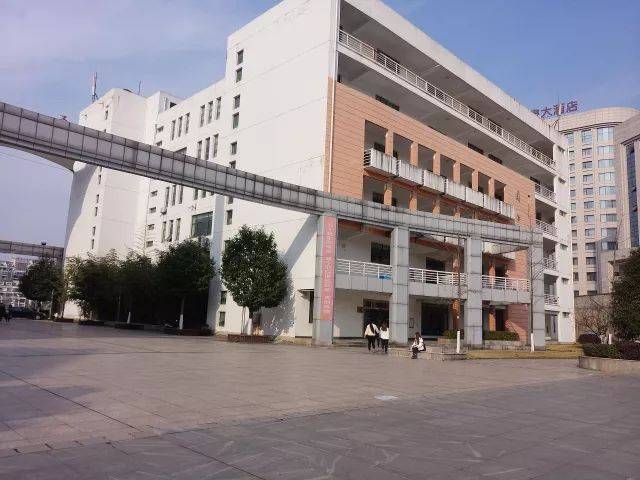 2018年咸宁职业技术学院中专部招生简章