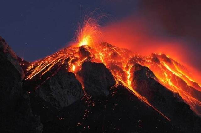 菲律宾皮纳图博火山图片