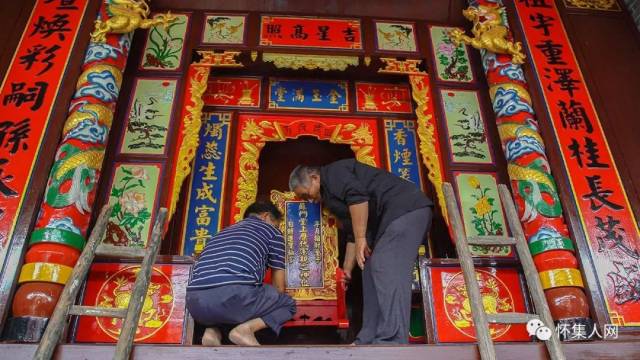 怀集马宁镇这条村7000多名子孙返乡举行"饮水思源"愐怀祖先活动,场面