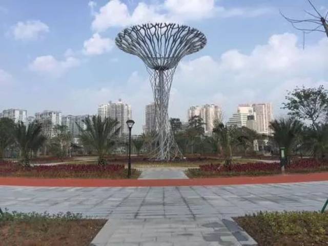 华侨公园西侧绿地广场有名字啦!请叫它"开放广场"