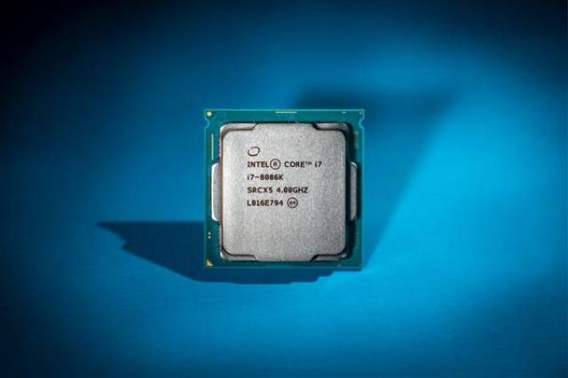 Intel i7-8086K开盖限量版上架:5.3GHz要价5540元 Intel i7-8086K开盖限量版上架:5.3GHz要价5540元
