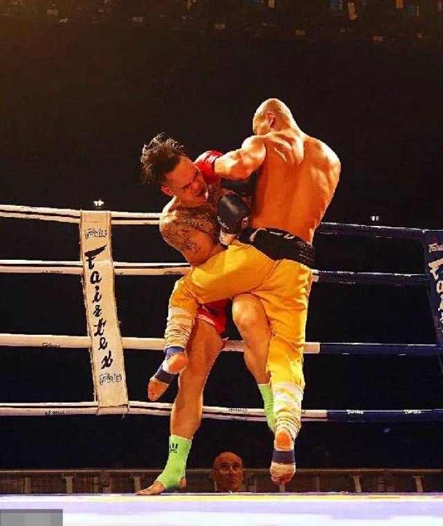 澳拳王斥中国功夫软脚蟹 一龙百秒ko