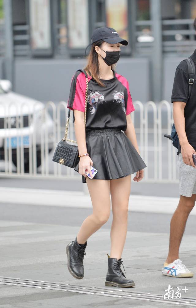 一款小方包,时髦感飞飙