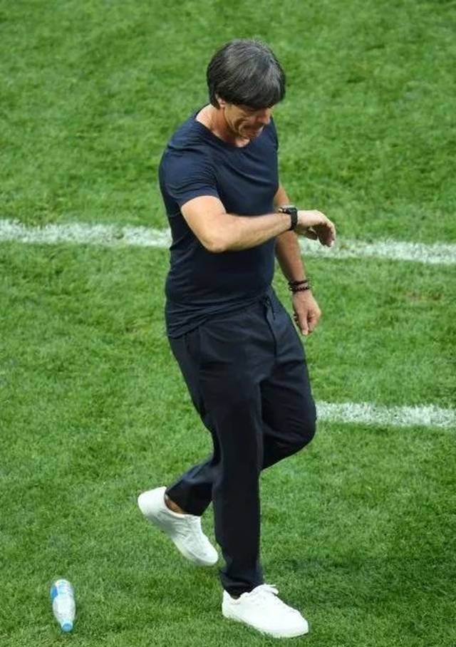 天津相声广播【现世报】留给德国队的时间不多