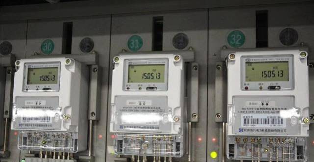 农村改装新电表后电费从几十涨价成几百老电工说出真相