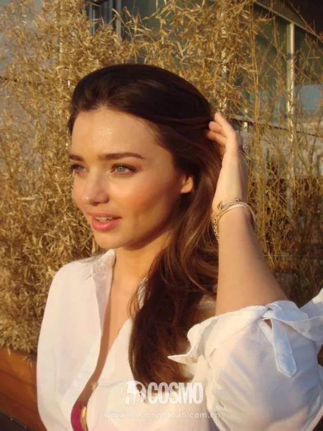 红人馆 | 米兰达可儿产后腿还是一样细,秘诀在?