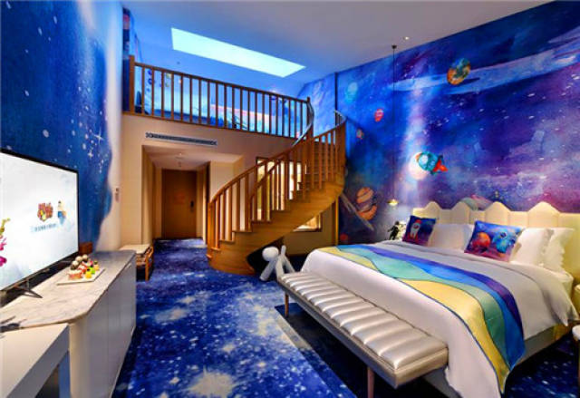 与其他酒店亲子房不同,很少有酒店拿出一幢独立的4层建筑打造属于孩子