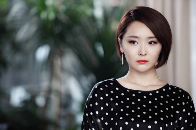 由何赛飞,李曼,曹操,秦焰等领衔主演的都市情感剧《老妈的桃花运》将