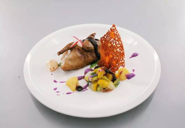 蒸汽半鸽 , 西餐摆盘真的很艺术!