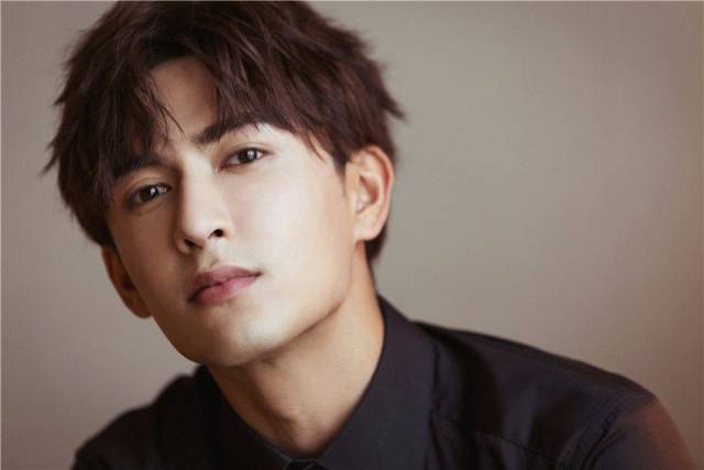 据悉,由米热主演的电视剧《芸汐传》将于6月25日开播,该剧改编自网络