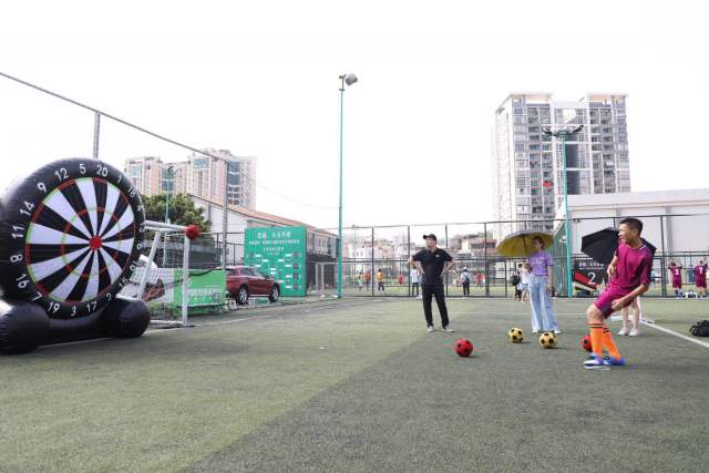 足球互动游戏——足球飞镖,足球与飞镖的结合,射门技术大考验