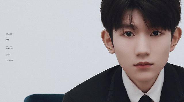 千玺打台球,鹿晗玩游戏,还是王源会玩!